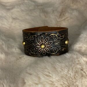 NWT Dark Brown & Gold Flower Concho on Leather Cuff Bracelet Flower Jewelry.